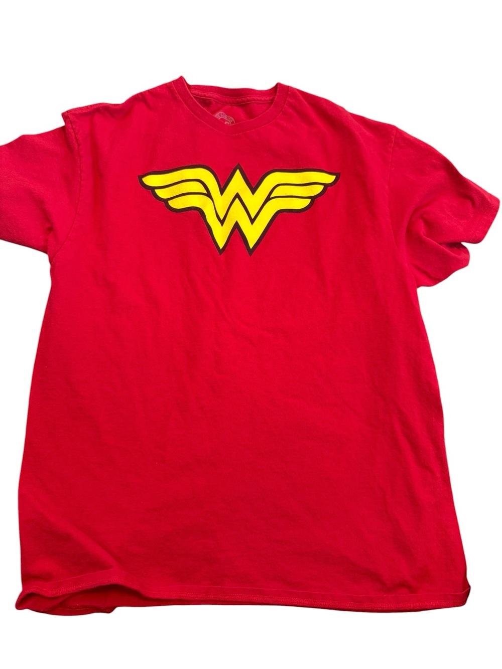 Men’s Wonder Woman short sleeve Logo Red crew neck T shirt EUC Size Large